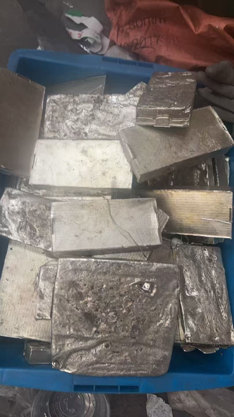 Tin sheets and blocks